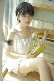 如月莉亚